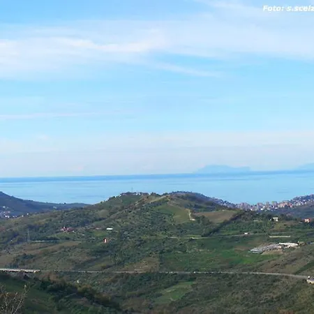 לינה וארוחת בוקר Oliveta